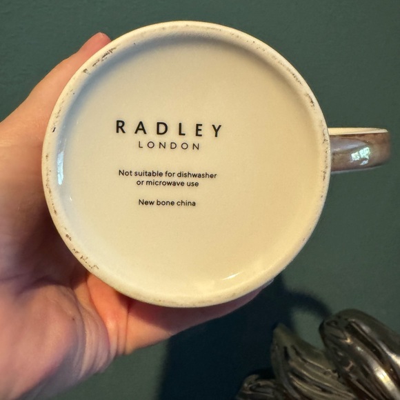 Radley London Holiday Window Shopping Scottish Terrier Mug - Picture 7 of 9